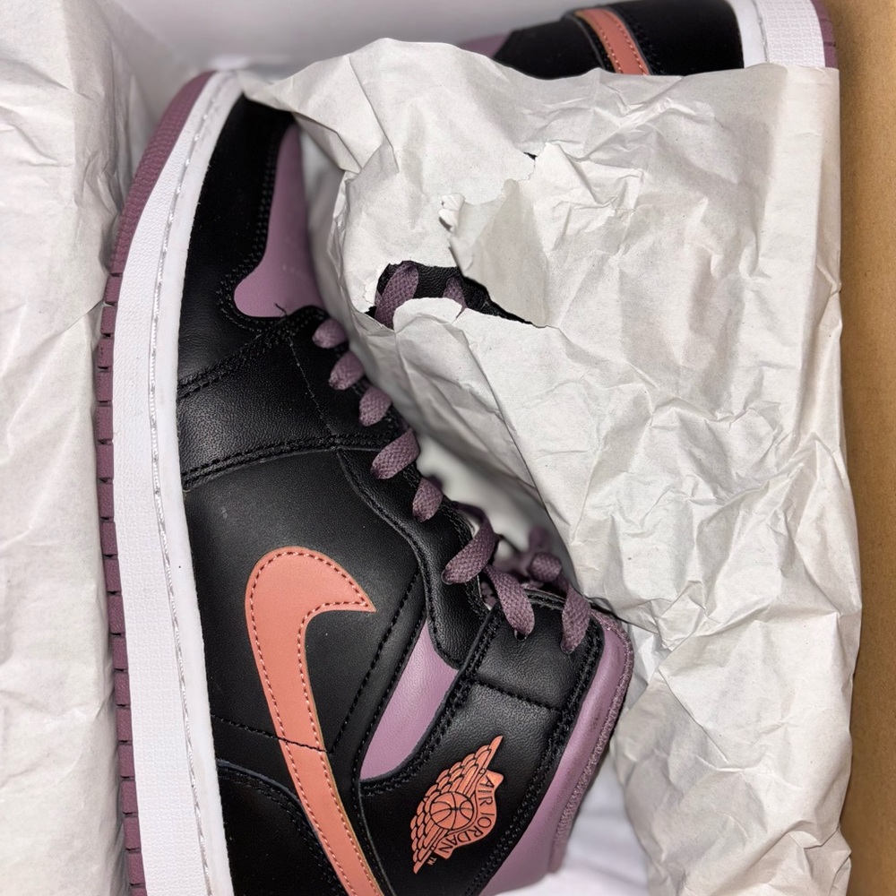 Nike Black and Purple Women's Sneakers
